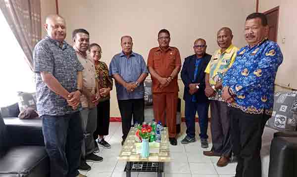 Ketua DPRK Biak Terima Kunjungan Tim Asistensi Hukum UNCEN, Bahas Persiapan Ini 1 DPRK Biak Kunker Tim Asistensi Hukum UNCEN