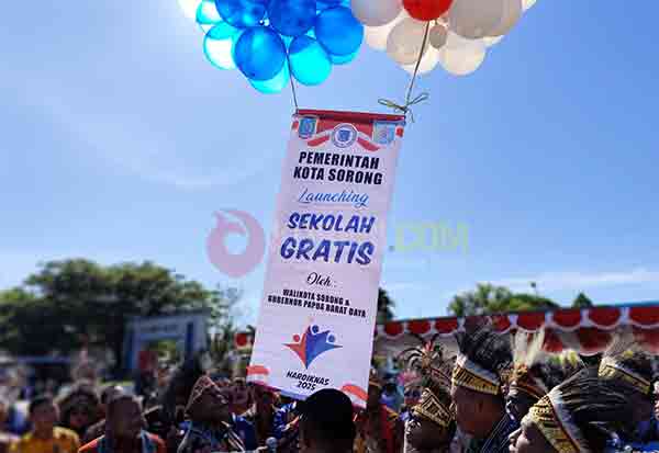 Gubernur PBD-Wali Kota Sorong Resmi Launching Pendidikan Gratis, Dimulai Juli 2025 3 Gub PBD Walkot Srg Launching Porgram Gratis2