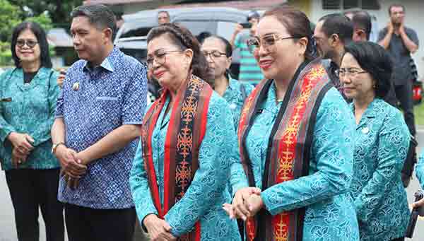 Ketua TP PKK Maluku kunjugi 2 Posyandu