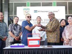 PTFI Serahkan 6.000 Dosis Vaksin Demam Berdarah, Dukung Kesehatan Warga Mimika