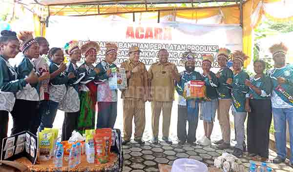 DPMPTSP PBD Bantu 12 UMKM OAP Peralatan Produksi, Wagub Tegaskan Soal Prioritas 3 Wagub Nausrau 12 UMKM OAP3