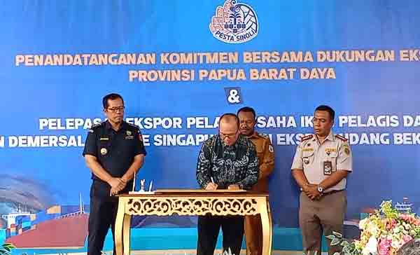 Pesta SINOLI 2025: Upaya BI Tingkatkan Ekspor PBD, Wagub Nausrau Apresiasi 2 BI Papua Barat Pesta Sinoli 2025 3