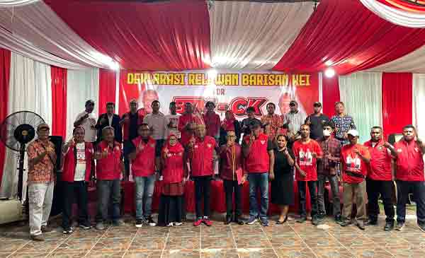 Resmi Beri Dukungan di PSU 2025, BTM Dinobatkan Jadi Panglima Masyarakat Kei 3 BTM Panglima Masyarakat Kei3