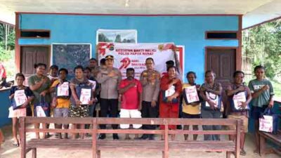 Biro SDM Polda Papua Barat Gelar Bakti Religi di Kampung Cunggrek