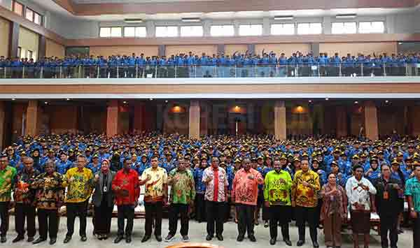 Serahkan SK Pengangkatan, Gubernur Detail Ingatkan 992 CPNS Pemprov PBD 2 Gub PBD 992 CPNS Pemprov2