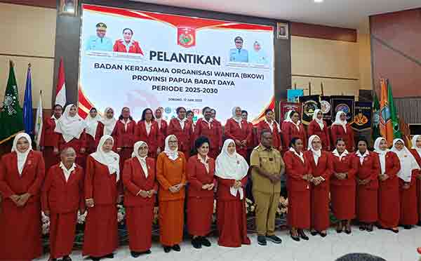 Lantik BKOW PBD 2025-2030, Gubernur Tegaskan Penentu Masa Depan Peradaban 2 Gub PBD Lantik BKOW 2025 2030