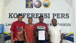 Perwakilan Masyarakat Kampung Mambesak mendatangi LBH KYADAWUN Biak, Selasa (3/6/2025) guna meminta pendampingan hukum atas kasus dugaan penyelewengan anggaran yang dilaporkan ke Polres Biak / Foto : LBH KYADAWUN Biak