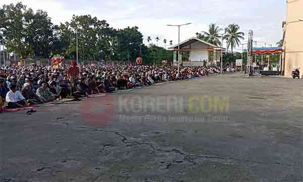 Suasana Sholat Idul Adha 1446 Hijriah di lapangan Graha Eme Neme Yauware, Timika, Papua Tengah, Jumat (6/6/2025)/Foto: EHO