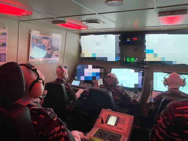 Tajamkan Naluri Tempur, KRI Kapak-625 Latihan Tembakan Meriam di Laut Maluku 2 IMG 20250623 WA0027