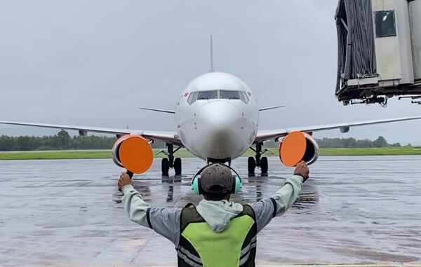 Bandara Pattimura Sambut Kepulangan Jamaah Haji Asal Provinsi Maluku 2 IMG 20250627 WA0017