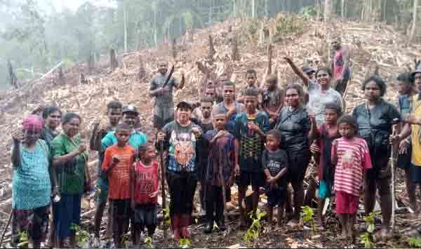 Joy Peggy Kafiar Tanma Rica di Kp Wouna