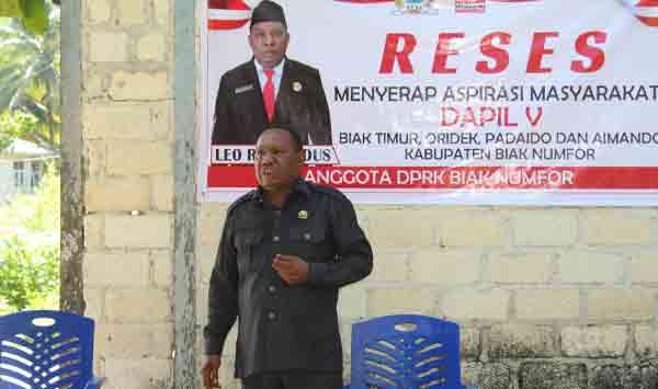 Leo Rumpaidus Serap Aspirasi di Pulau Pai, Warga Keluhkan Pengelolaan Dana Kampung 2 Leo Rumpaidus Reses di Pulai Pai2