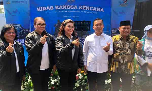 Lisa Wattimena Kirab Bangga Kencana