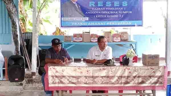Reses Dapil I : Legislator Nicolaas Koo Serap Aspirasi Warga Yenures, Beri Bantuan Ini 2 Nicolaas Otto Koo Reses Dapil I Yenures2