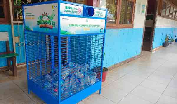 PLN Galang Aksi Peduli Lingkungan di Papua, Gaungkan Gerakan Bottle Up 3 PLN Gerakan Bottle Up di Papua3