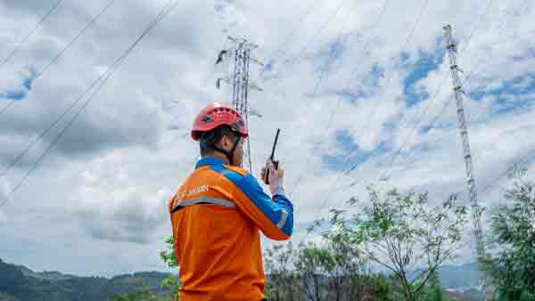 Pulih 100%, Layanan Kelistrikan Pelanggan PLN di Jayapura Normal Kembali 2 PLN Listrik Jayapyra Pulih 100 Persen2