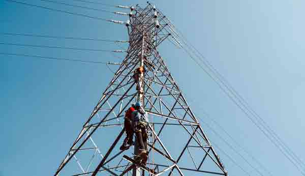 PLN Catat Kinerja Operasional Positif di 2024: Durasi-Frekuensi Gangguan Listrik Menurun 1 PLN Tower Transmisi di Desa Tengatiba NTT