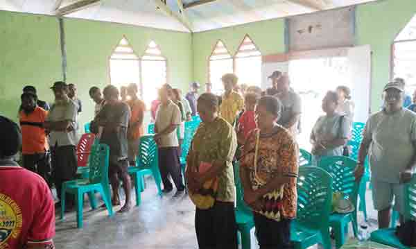 Peggy Kafiar Serap Aspirasi 3 Kampung di Distrik Andey: Soroti Air Bersih hingga Jalan Rusak 2 Peggy Kafiar Reses 3 Kampung di Distrik Andey2