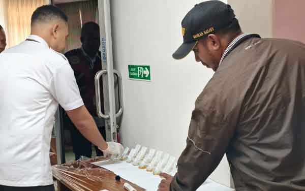 33 Personel ARFF Bandara Pattimura Ambon Tes Narkoba