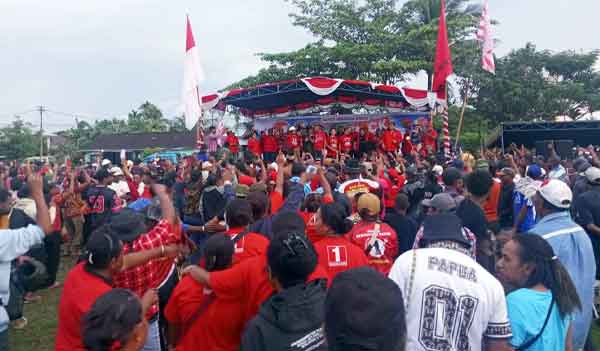 BIAK BERGELORA: Teriakan "PSU" Pilih 1 Ulang Bergema di Kampanye BTM-CK 3 BTM Biak Bergelora3