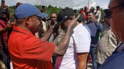 FX Mote Jemput BTM di Pelabuhan Pindemani Waropen, Aura Kemenangan Kian Nyata 16 BTM FX Mote sambut di Dermaga Waropen