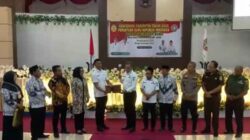 Bupati Buru Konferensi PGRI Buru 2025