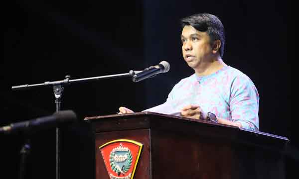 Camat Sirimau Aulia Waliulu