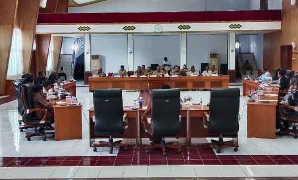 DPRK Biak Rapat Banggar APBD Perubahan 2025