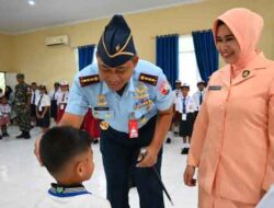 Buka MPLS Sekolah Angkasa 2025-2026, Danlanud Pattimura Sambut Siswa Baru