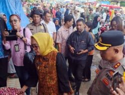Lanjut Pimpin Sidak, Wawali Ely Pastikan Kembali Beras Bulog Sesuai Takaran
