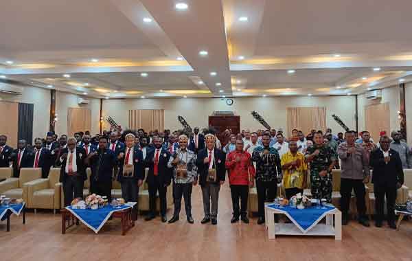 Resmi Pimpin KONI Papua Tengah, Yosua Tipagau Langsung Usung Target Tinggi 1 KONI Papua Tengah Usung Target Tinggi