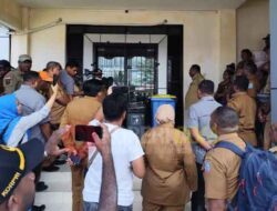 Gubernur Elisa Irit Bicara Saat Buka Palang Kantor Dinas PUPR PBD