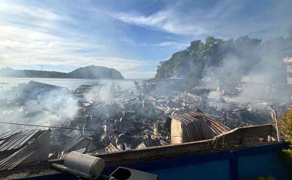 Kebakaran hebat di Dok VIII JPR