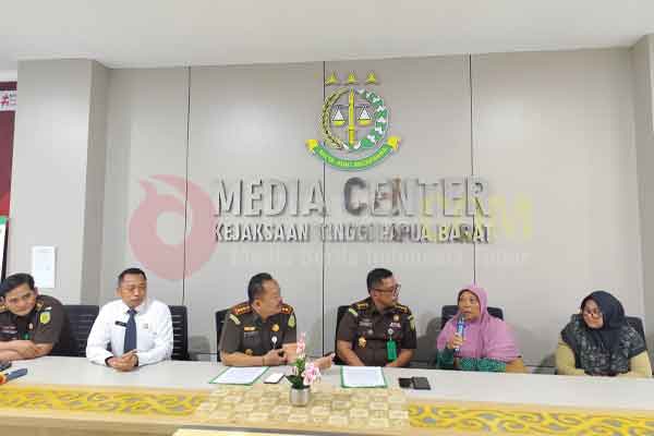PN Manokwari Kabulkan Permohonan Jaksa Pengacara Negara Atas Perwalian Anak 1 Kejati PB Permohonan Perwalian DS
