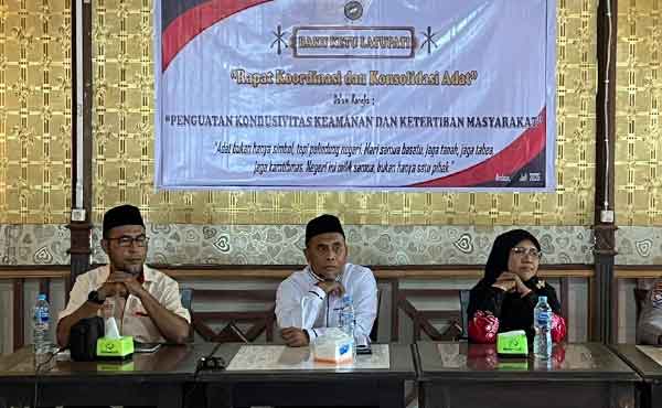 Latupati Leihitu Rakor n Konsultasi Adat