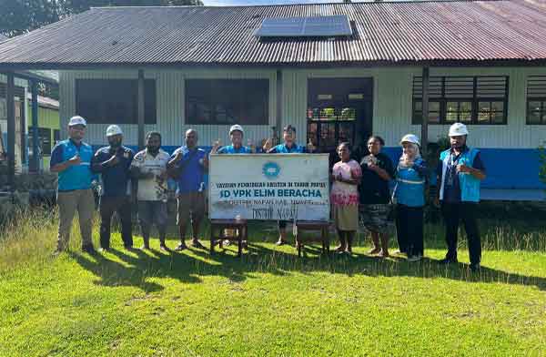 PLN Hadirkan Terang melalui SuperSUN di SD YPK Elim Berakha Napan Nabire 4 PLN SD YPK Elim Berakha Napan4