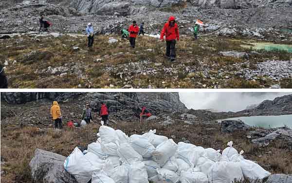 PTFI Bersih2 sampah di Jalur ke Cartenz2