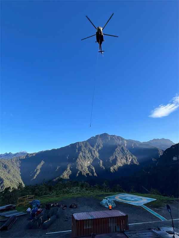 PTFI Bersih2 sampah di Jalur ke Cartenz4