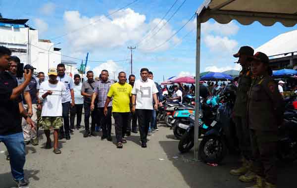 Penanganan Parkir di Pasar Mardika Ambon Telah Capai Kata Sepakat 1 Pasar Mardika Ambon Parkiran