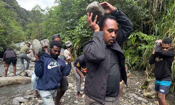 Dibalik Aksi Brutal OPM, Malah Makin Pererat Kebersamaan TNI-Rakyat Papua 2 TNI Rakyat Papua2