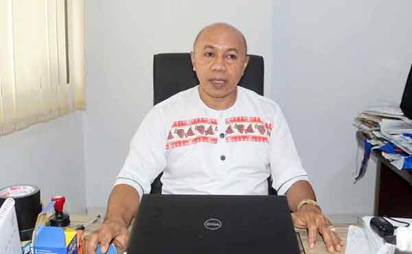 Unpatti Ambon Kepala UPA TIK Ir. Latu Wattimena