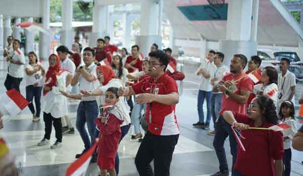 Meriahkan HUT ke 80 RI: Bandara Pattimura Ambon Gelar Parade Baju Adat dan Flashmob 3 Bandara Pattimura Ambon HUT RI 80 3