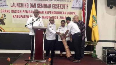 Bupati JR Launching Grand Design Kependududkan Mimika