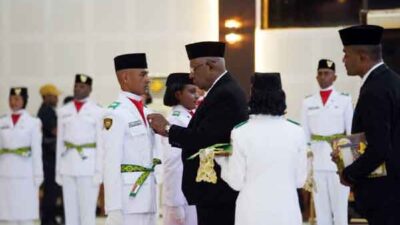 Bupati JR kukuhkan Paskibra 2025