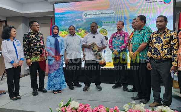 Penyusunan RTRW Provinsi 2025-2044: Gubernur PBD Tegas Ingatkan Soal Ini 2 Gub PBD RTRW Prov 2