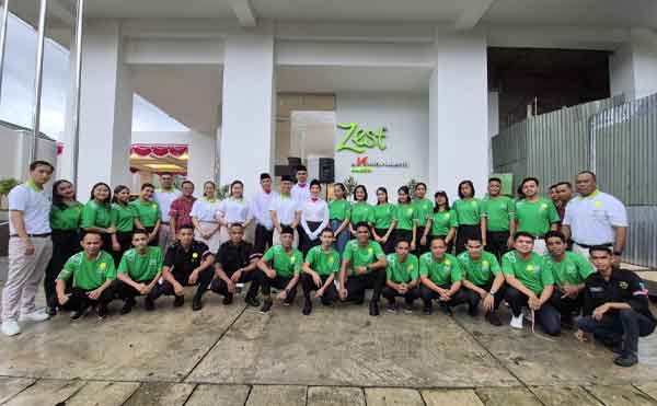 Manajemen Swiss-Belhotel dan Zest Hotel Ambon Peringati HUT ke 80 RI 2 Hotel Zets Ambon HUT 80 RI