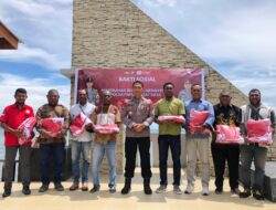 Kapolda PBD Bagi Bendera Merah Putih Ajak Para Tokoh Jaga Kamtibmas