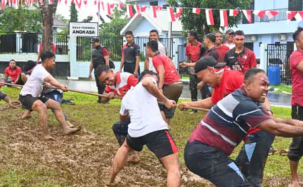 Keluarga Besar Lanud Pattimura Ambon Gelar Lomba Meriahkan HUT ke 80 RI 2 Lanud Pattimura Ambon Lomba HUT 80 RI