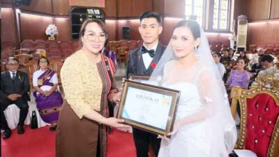 Lisa Wattimena Catin di Gereja Joseph Kam