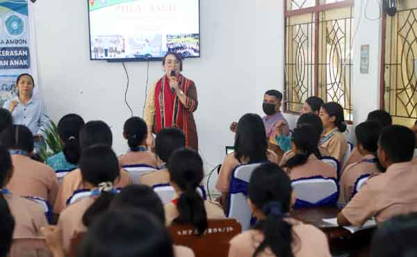 Lisa Wattimena Sos di SMPN 4 Ambon